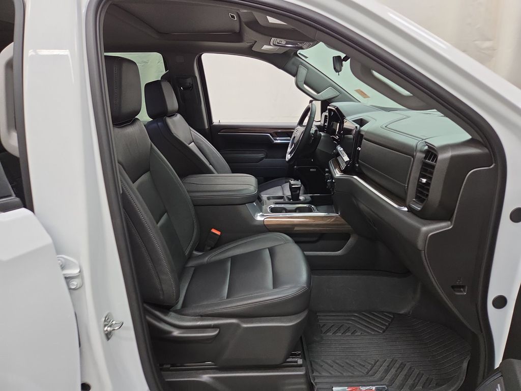 2025 Chevrolet Silverado 1500 LT Trail Boss - Photo 11