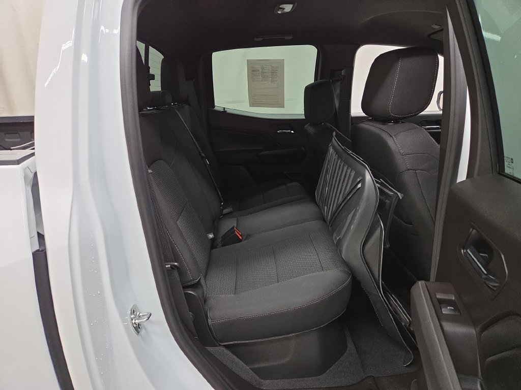 2025 Chevrolet Colorado LT - Photo 9