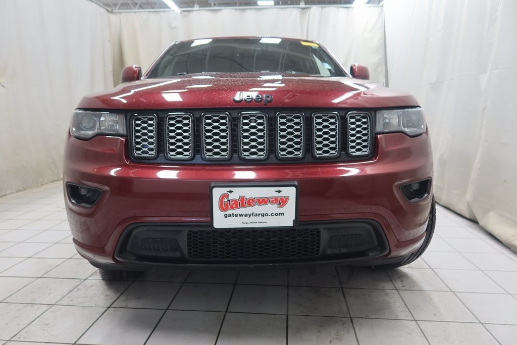 Used 2017 Jeep Grand Cherokee Altitude SUV