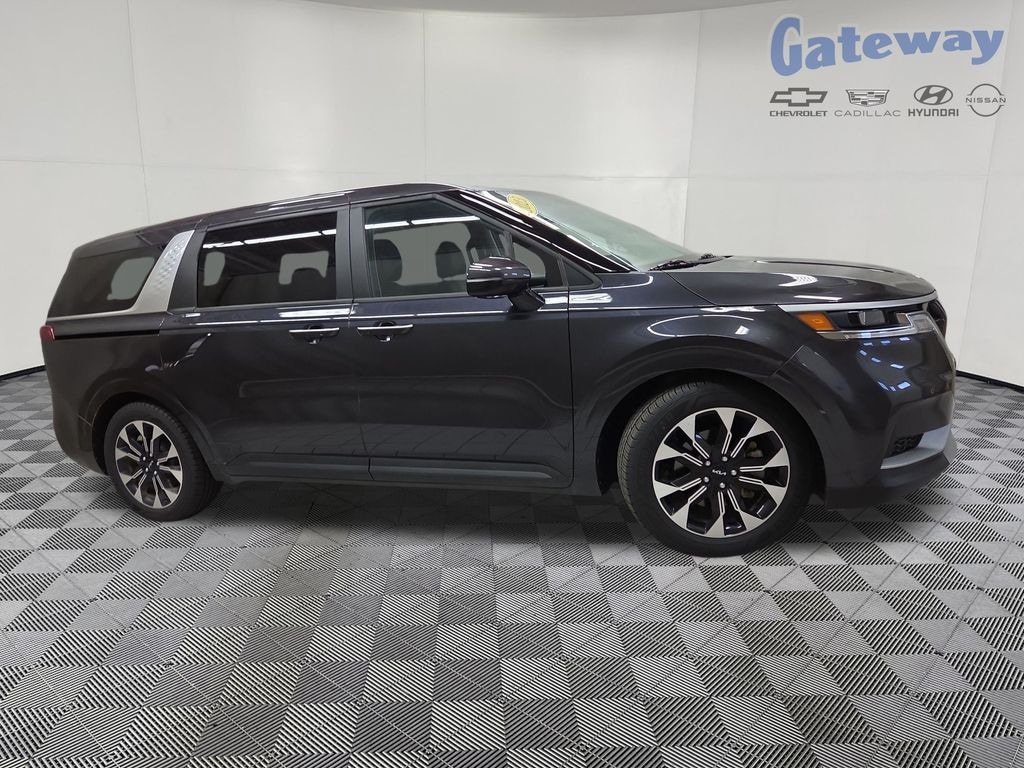 Used 2023 Kia Carnival EX MPV
