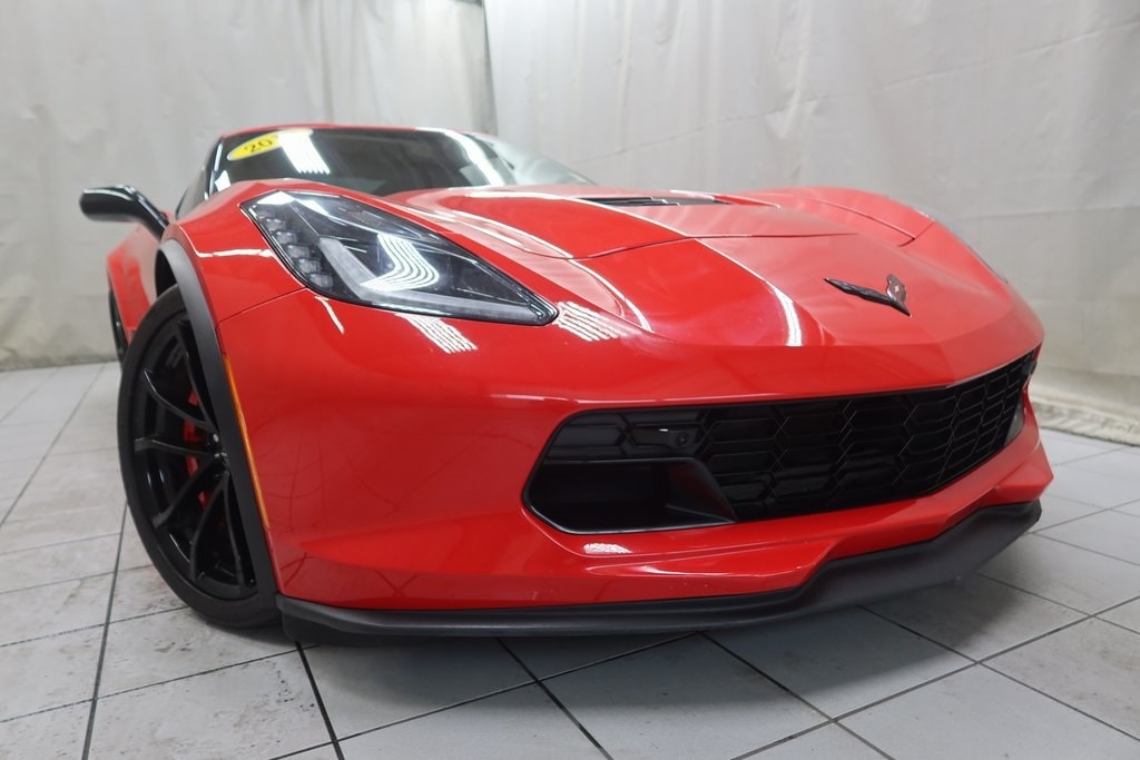 Used 2019 Chevrolet Corvette 2LT with VIN 1G1YY2D78K5113577 for sale in Fargo, ND