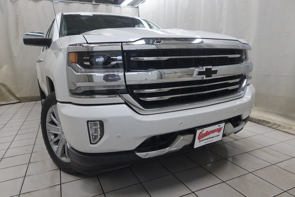 Used 2018 Chevrolet Silverado 1500 High Country with VIN 3GCUKTEC7JG116339 for sale in Fargo, ND