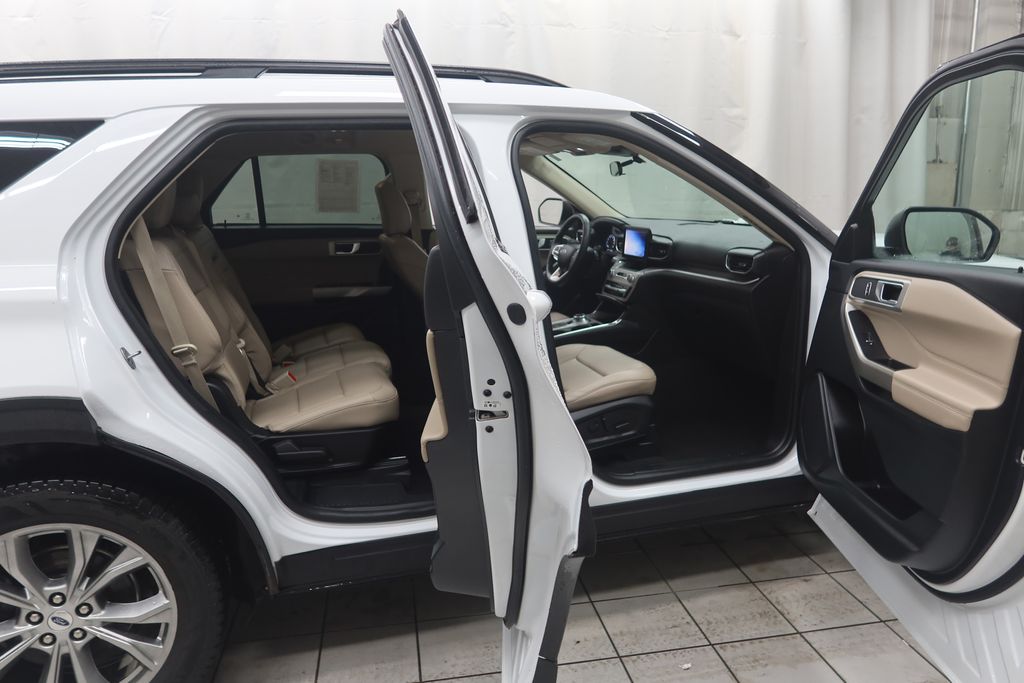 2023 Ford Explorer XLT - Photo 9