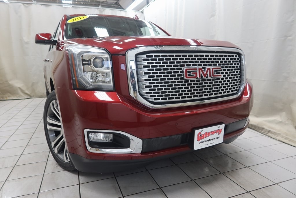 Used 2017 GMC Yukon XL Denali with VIN 1GKS2HKJ1HR303341 for sale in Fargo, ND