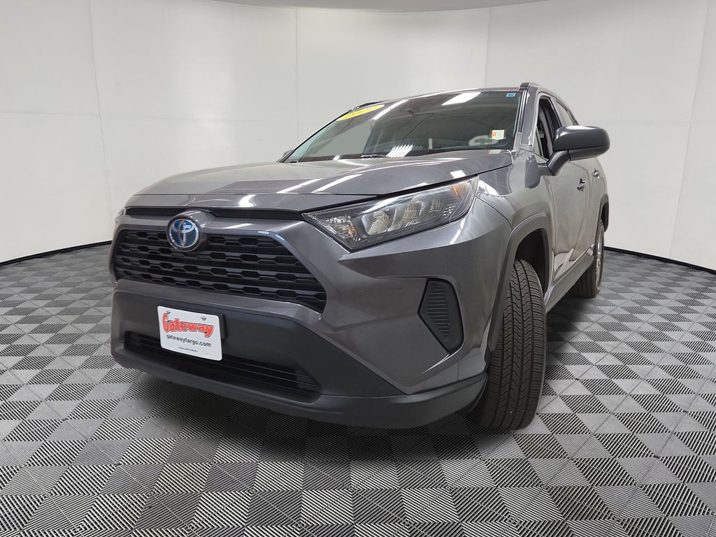 2022 Toyota RAV4 LE - Photo 7
