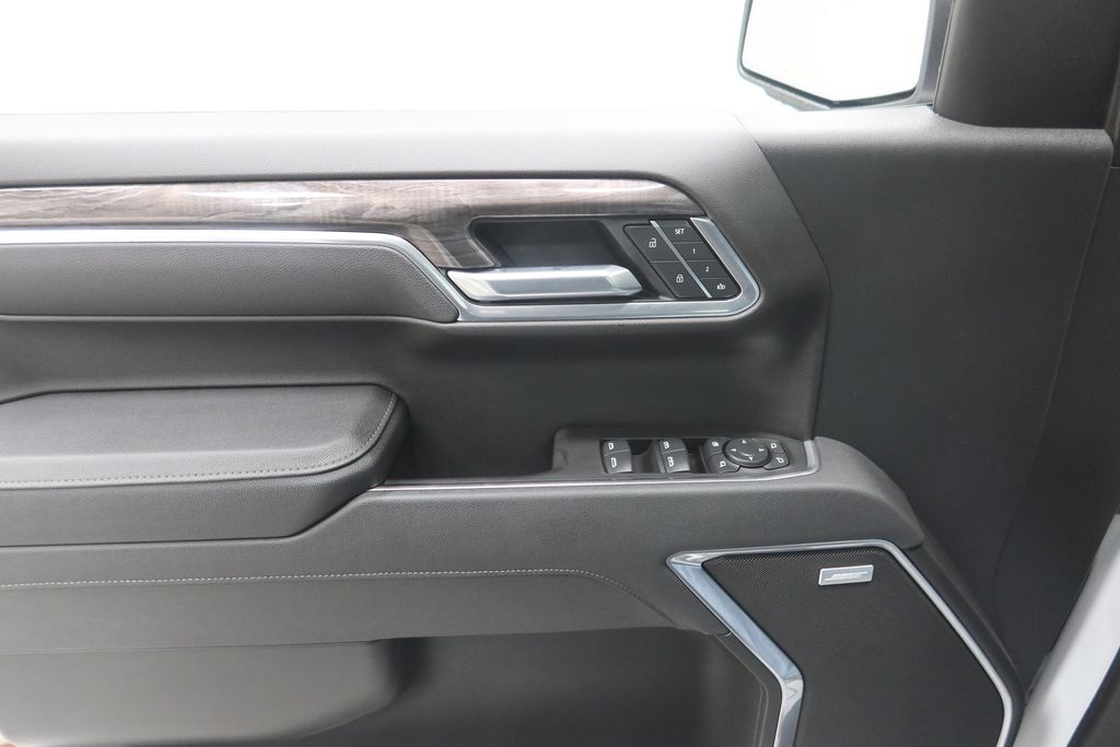 2025 Chevrolet Silverado 1500 LTZ - Photo 22