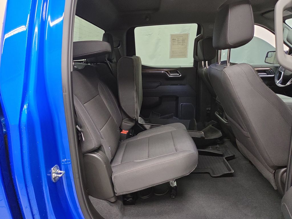 2025 Chevrolet Silverado 1500 LT Trail Boss - Photo 11