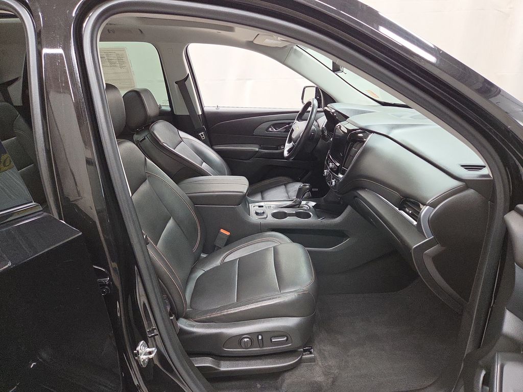 2020 Chevrolet Traverse Premier - Photo 12