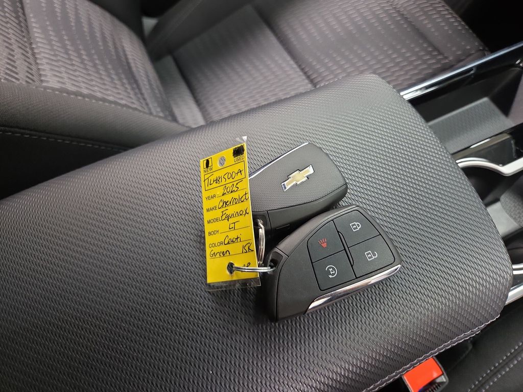 2025 Chevrolet Equinox LT - Photo 13