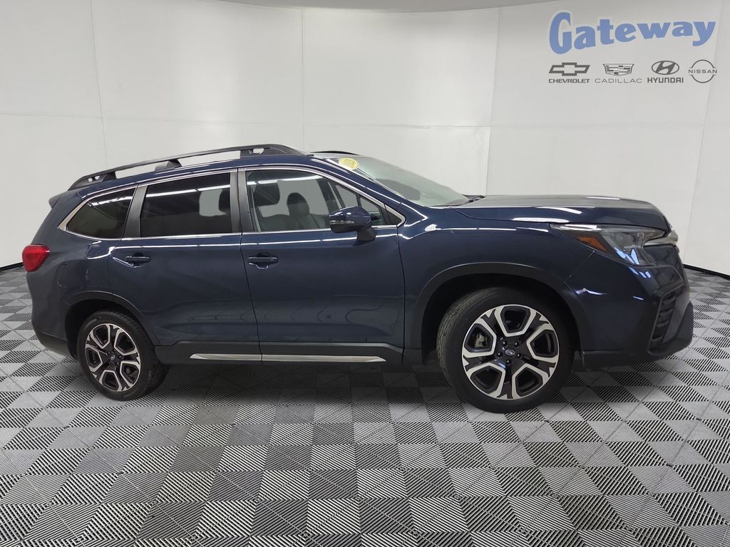 2023 Subaru Ascent Limited 7 Passenger's photo