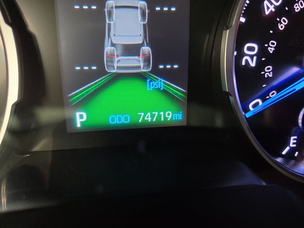 2022 Toyota RAV4 LE - Photo 21