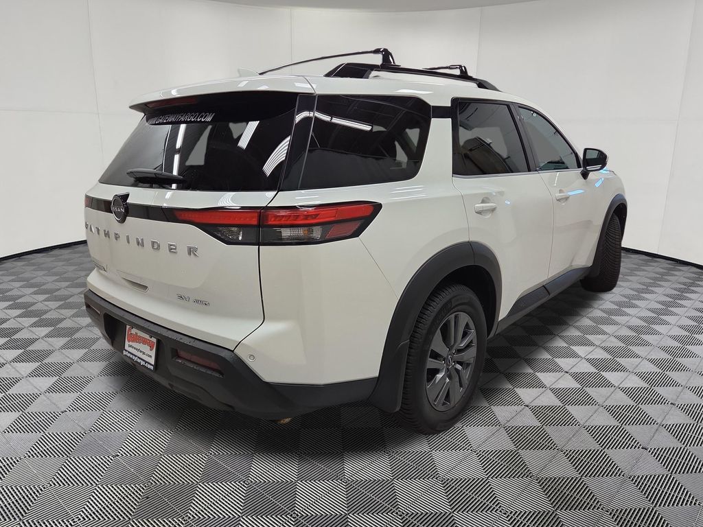 2024 Nissan Pathfinder SV - Photo 8