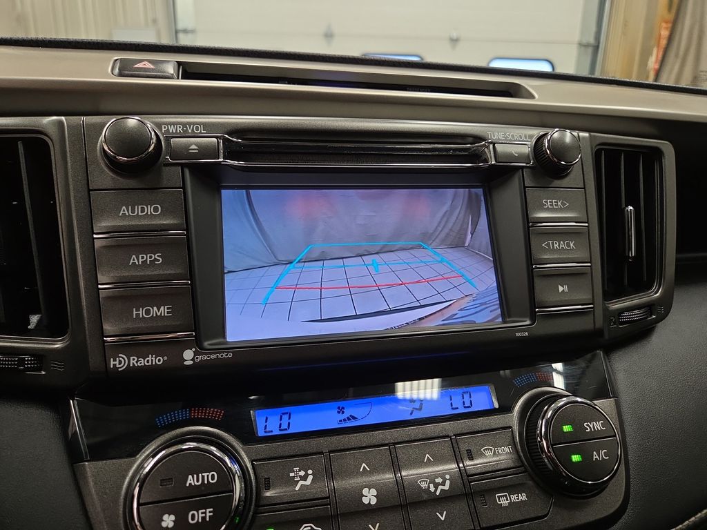 2015 Toyota RAV4 XLE - Photo 24