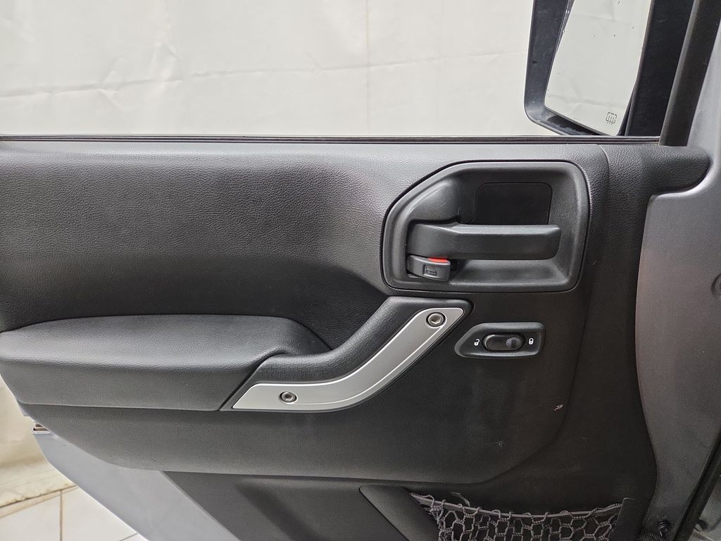 2013 Jeep Wrangler Unlimited Rubicon - Photo 17
