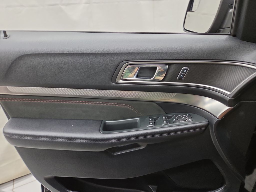 2018 Ford Explorer XLT - Photo 20