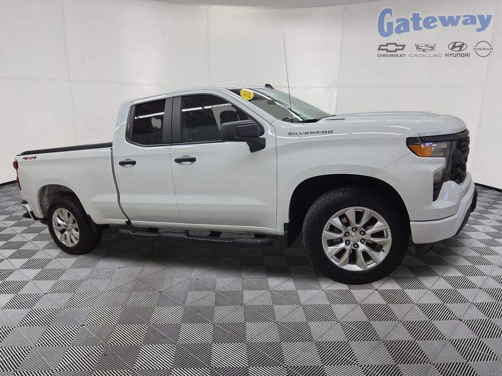 2025 Chevrolet Silverado 1500 Custom 4X4 Double Cab Std Box's photo