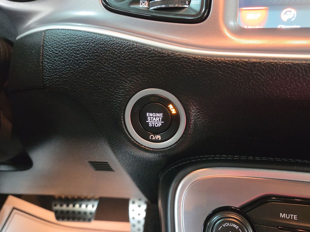 2022 Dodge Challenger R/T - Photo 12