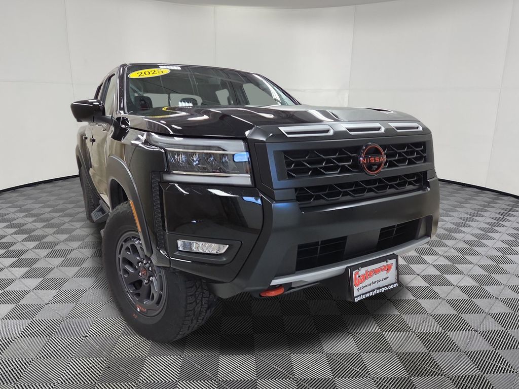 2025 Nissan Frontier PRO-4X - Photo 2