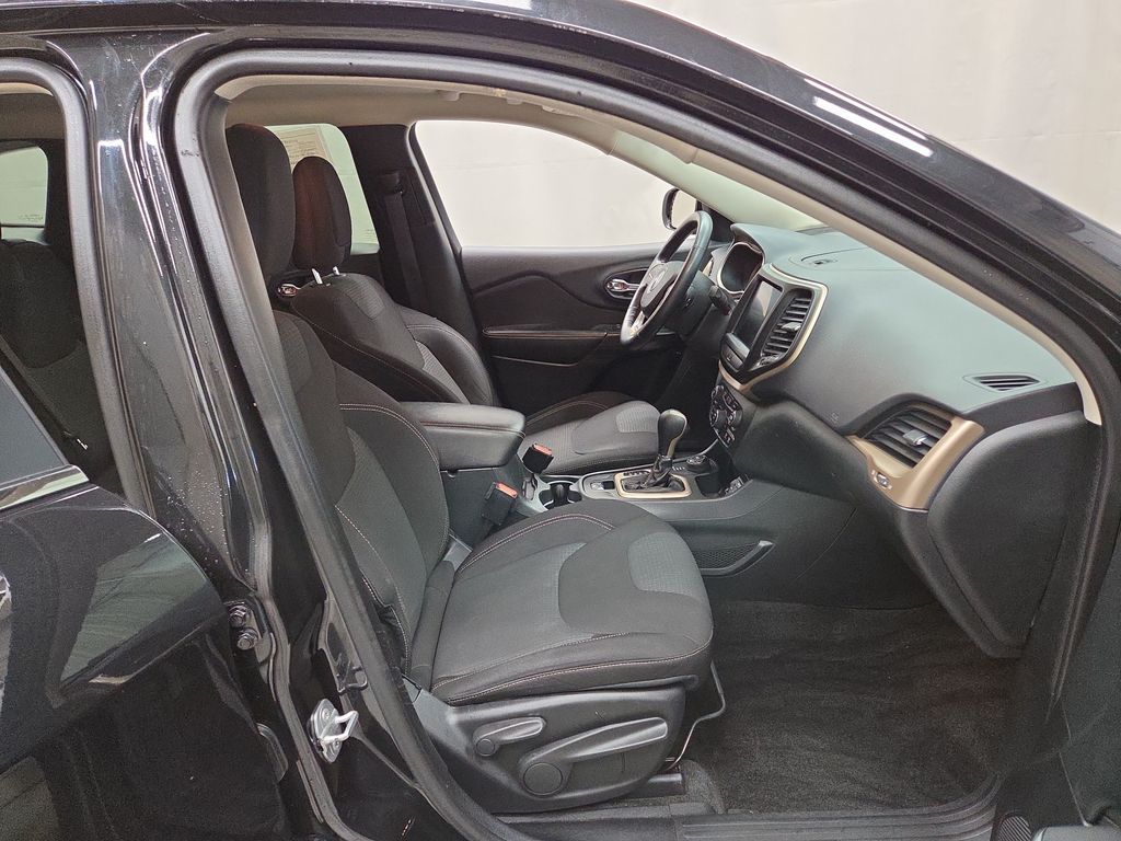 2015 Jeep Cherokee Latitude - Photo 11