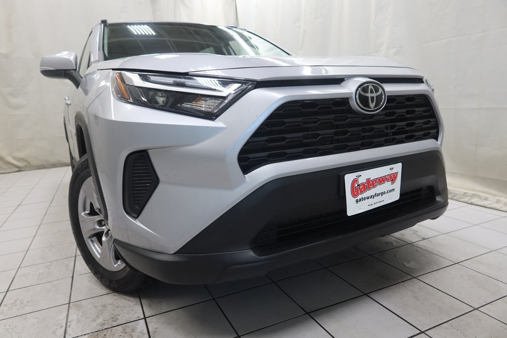 Used 2022 Toyota RAV4 XLE with VIN 2T3P1RFV5NC277511 for sale in Fargo, ND