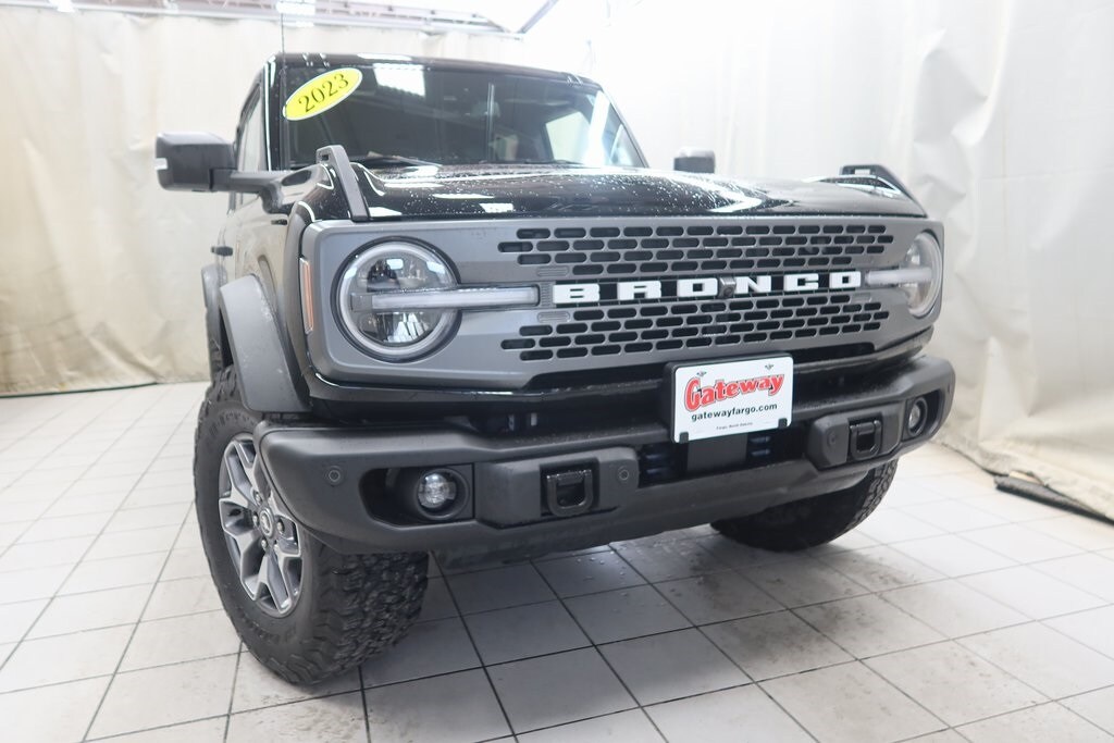 2023 Ford Bronco Badlands photo 2