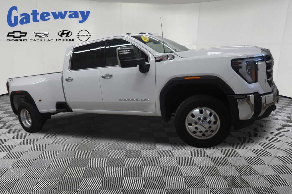 2024 GMC Sierra 4WD Crew Cab Long Box DRW SLT's photo