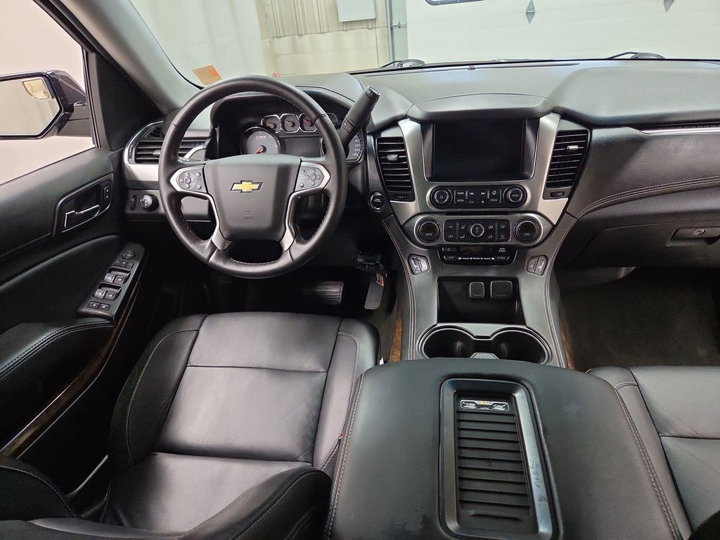 2016 Chevrolet Suburban LT - Photo 14