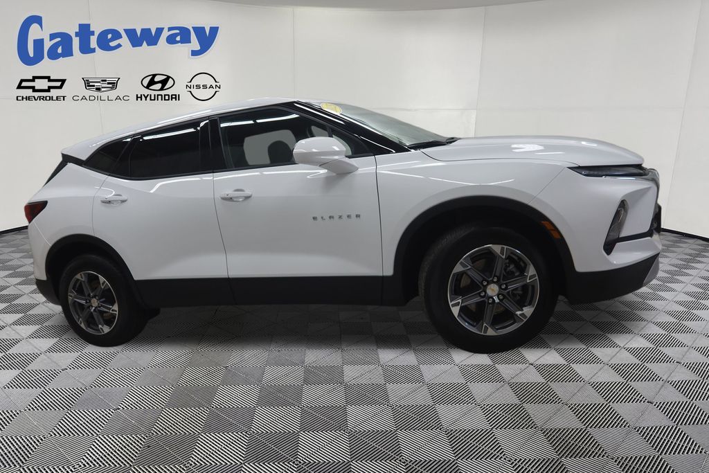 2025 Chevrolet Blazer 2.0T 2LT AWD's photo