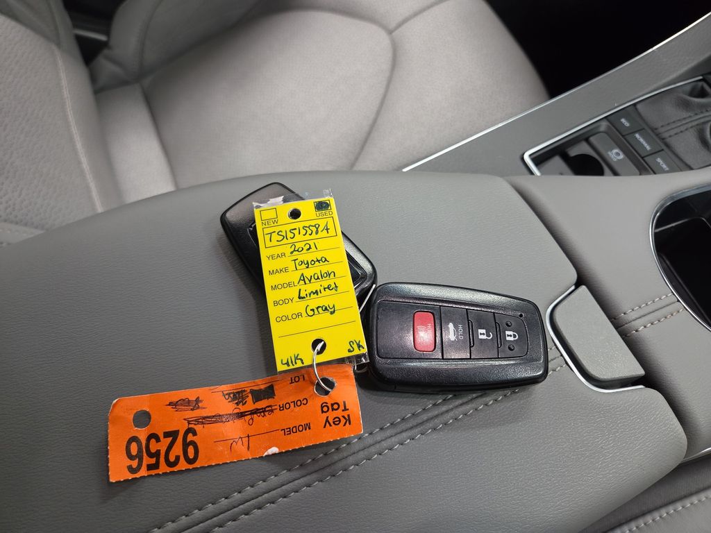 2021 Toyota Avalon Limited - Photo 25