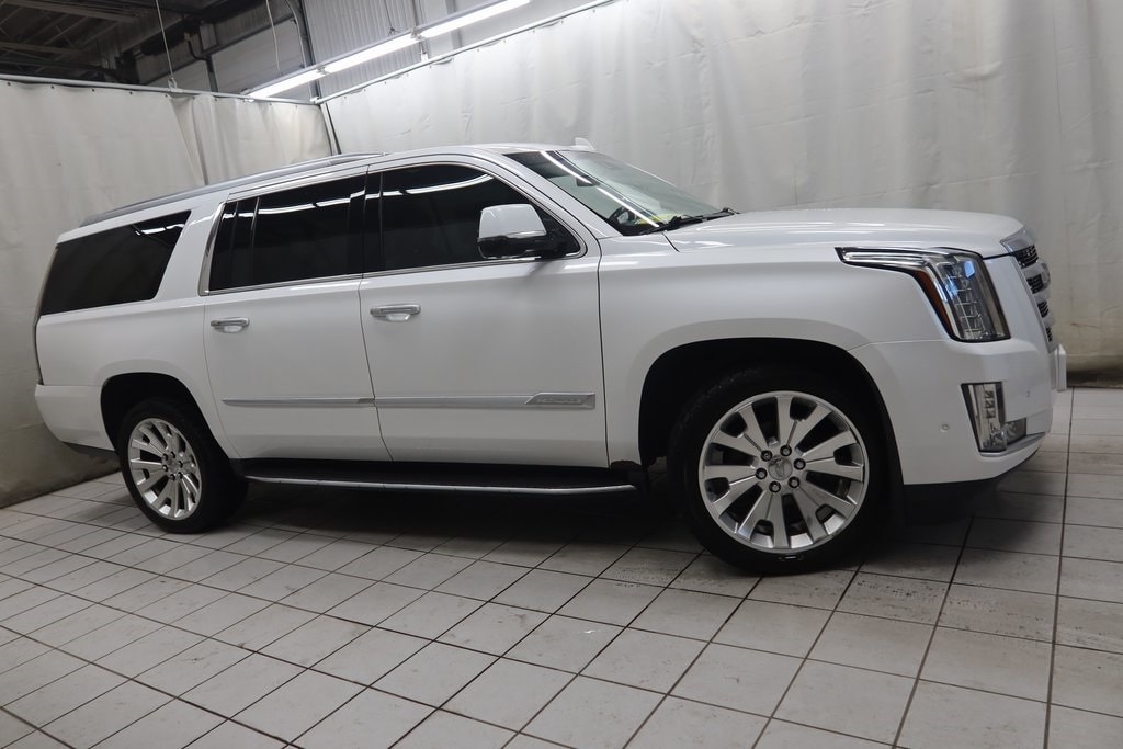 2019 Cadillac Escalade ESV Premium Luxury's photo