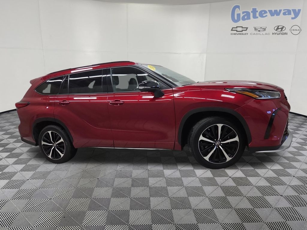 Used 2021 Toyota Highlander XSE SUV