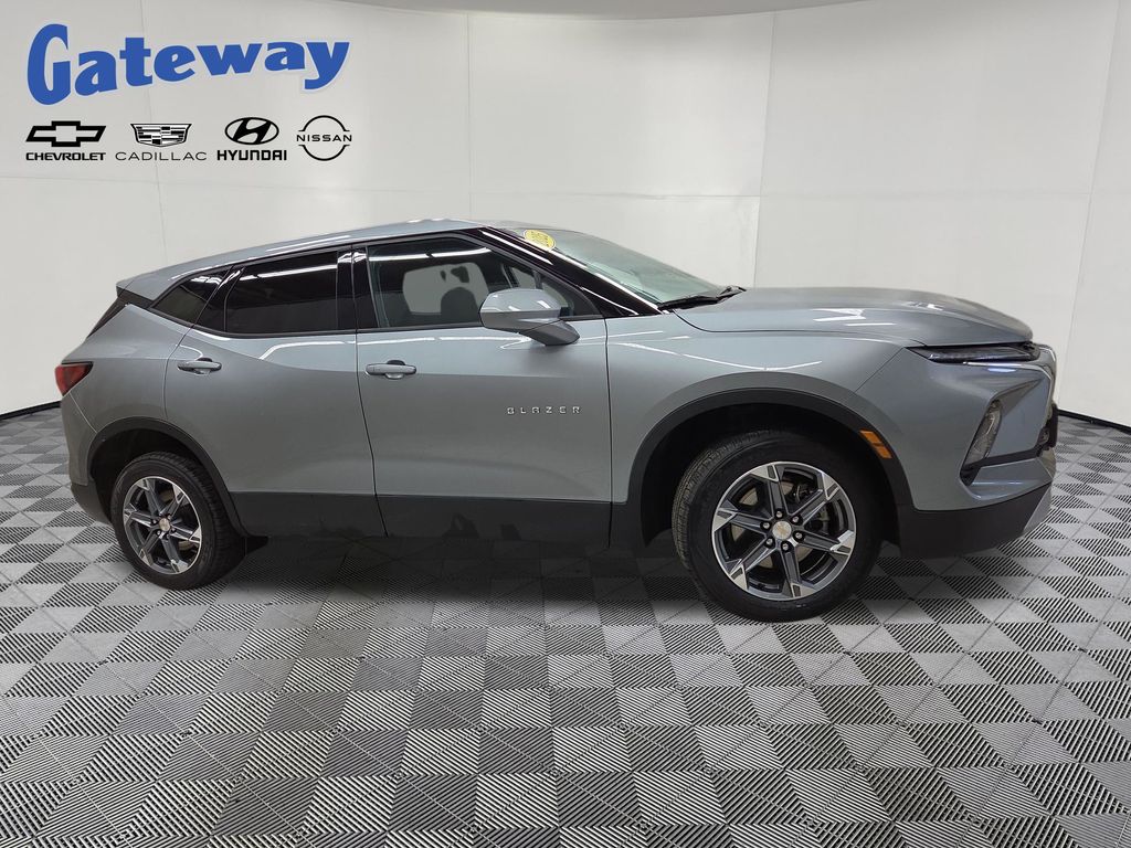 2025 Chevrolet Blazer 2.0T 2LT AWD's photo
