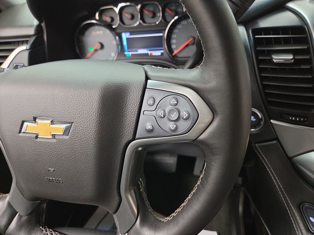 2016 Chevrolet Suburban LT - Photo 19