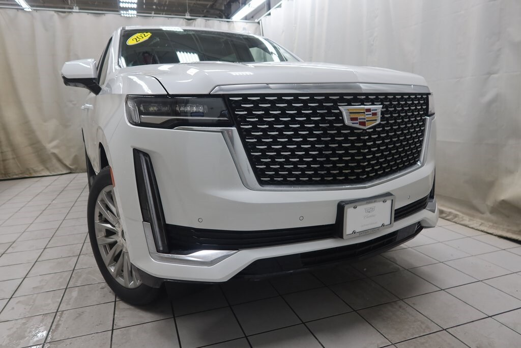 2023 Cadillac Escalade ESV Premium Luxury photo 2