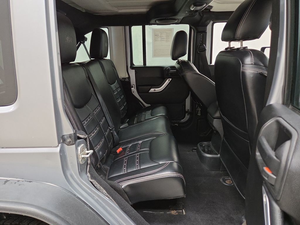 2013 Jeep Wrangler Unlimited Rubicon - Photo 9