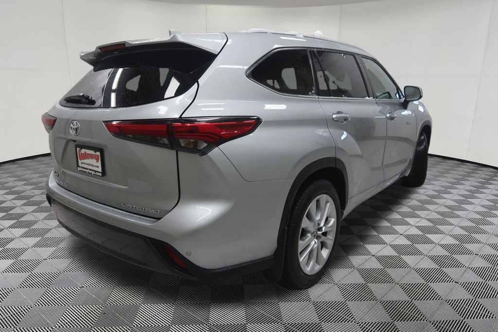 2021 Toyota Highlander Limited - Photo 8