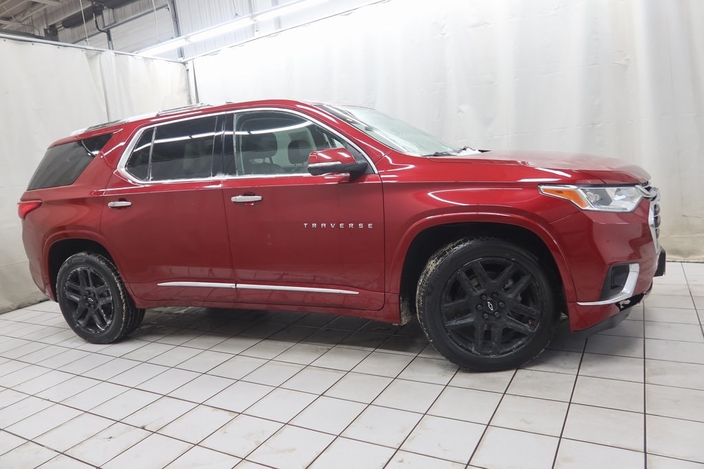 2021 Chevrolet Traverse Premier's photo
