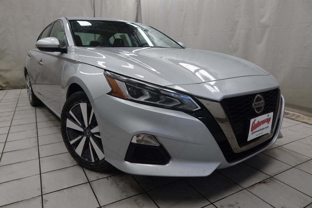 Used 2022 Nissan Altima 2.5 SV Sedan