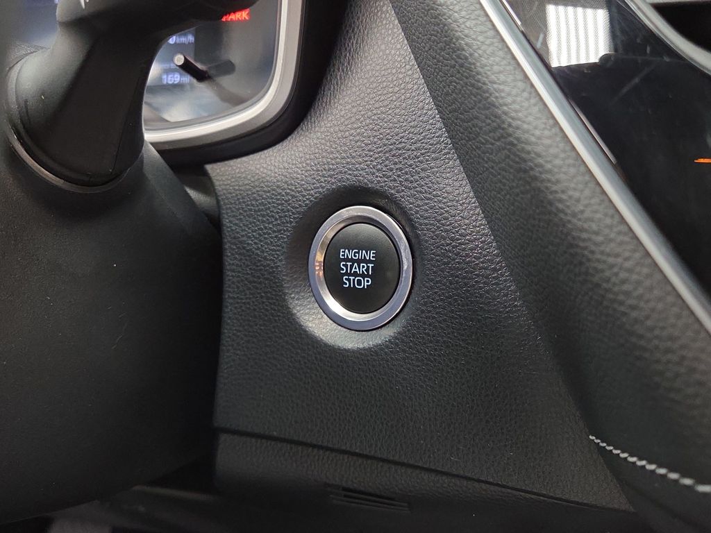 2024 Toyota Corolla Hatchback XSE - Photo 18