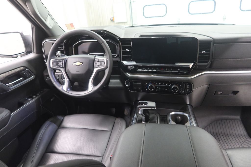 2025 Chevrolet Silverado 1500 LTZ - Photo 15