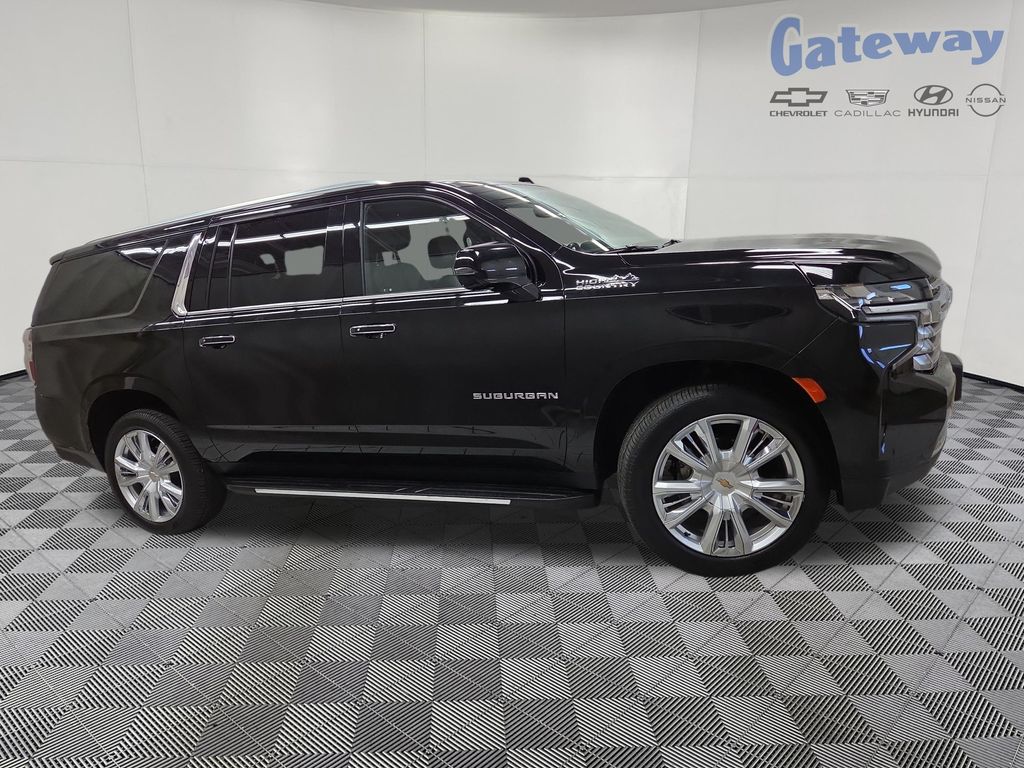 2021 Chevrolet Suburban 4WD 1500 High Country's photo