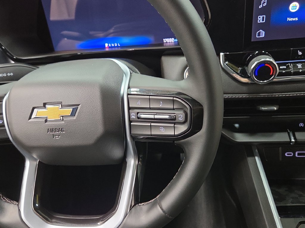 2025 Chevrolet Colorado LT - Photo 17