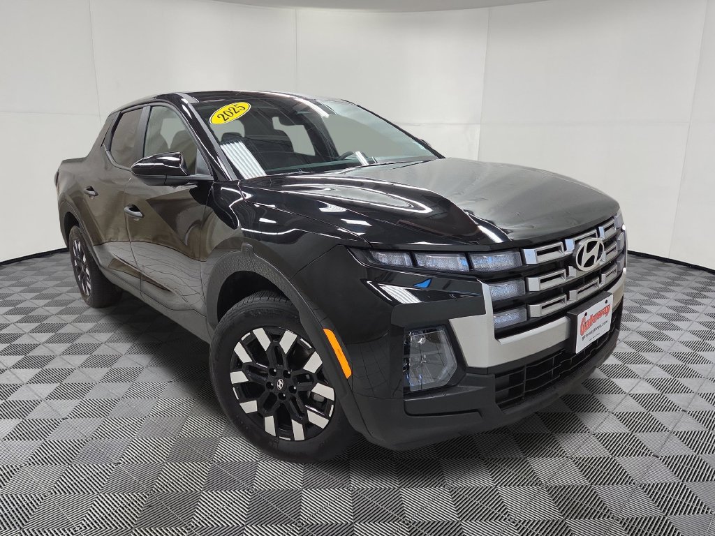 Used 2025 Hyundai Santa Cruz SE Truck Crew Cab