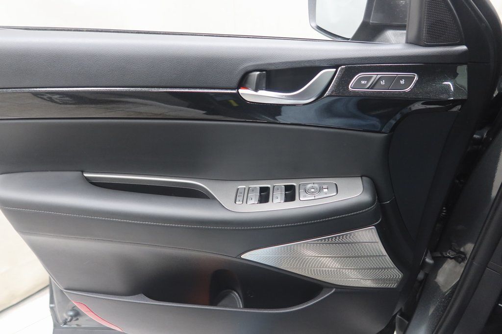 2022 Hyundai Palisade Limited - Photo 25