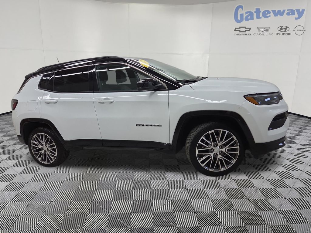 2023 Jeep Compass Limited 4X4's photo