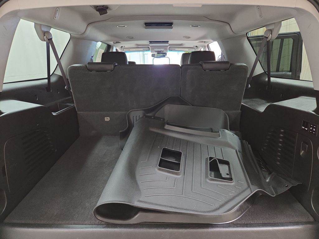 2016 Chevrolet Suburban LT - Photo 9