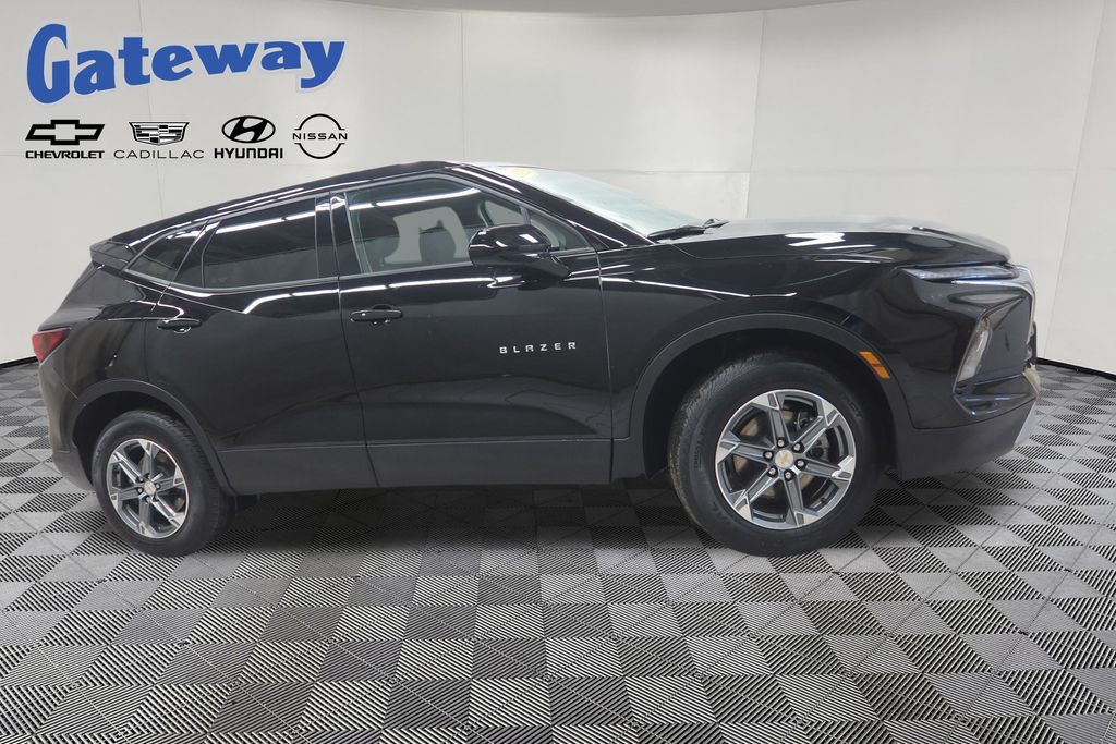 2025 Chevrolet Blazer 2.0T 2LT AWD's photo