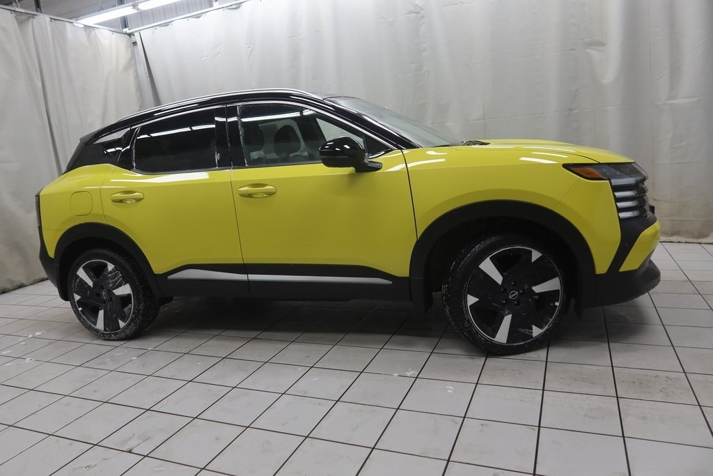 Used 2025 Nissan Kicks SR SUV