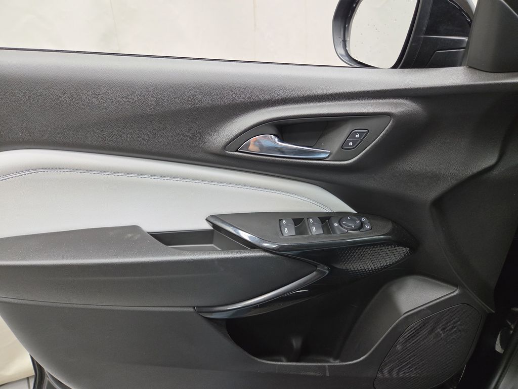 2025 Chevrolet Trax LT - Photo 21