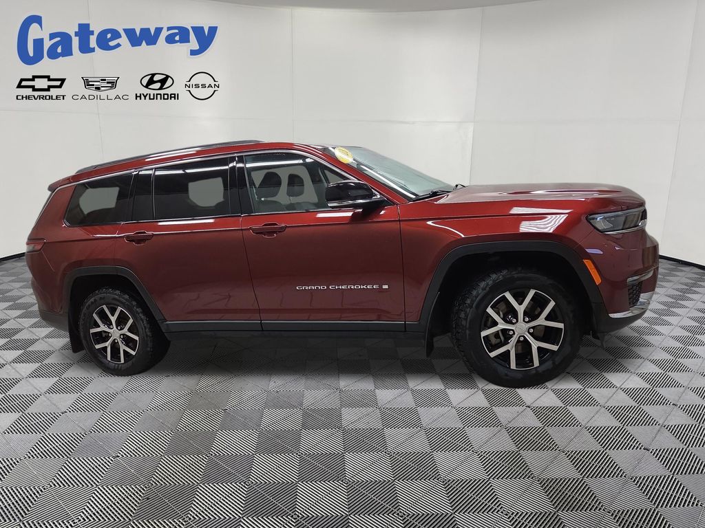 2023 Jeep Grand Cherokee L Limited 4x4's photo
